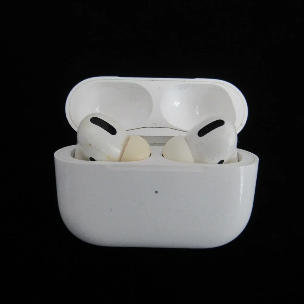 Apple AirPods Pro 1st Generation (Right Earbud Not Connecting) For Parts/Repairs